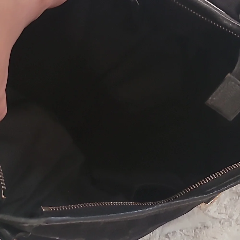 Gucci D Ring Canvas Hobo Bag - Picture 8 of 13